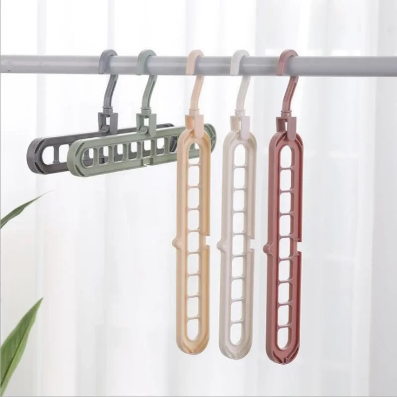 9-Hole Folding Hanger